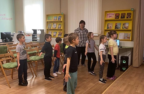 В районной библиотеке 7 октября 2025 года прошло эко - путешествие «По звериным тропам»
