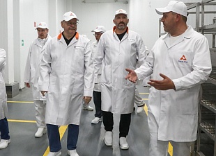 Александр Овечкин посетил крупнейший в Европе завод глубокой переработки индейки «Дамате» Александр Овечкин посетил крупнейший в Европе завод глубокой переработки индейки «Дамате»