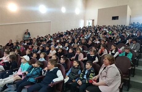 В зрительном зале РДК 18 мая 2023 года состоялось очередное заседание любительского объединения «Щит и Меч» В зрительном зале РДК 18 мая 2023 года состоялось очередное заседание любительского объединения «Щит и Меч»