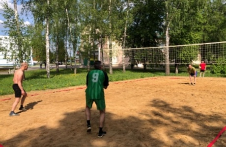 На волейбольной площадке р.п.Колышлей 9 мая 2025 года прошёл Чемпионат Колышлейского района по пляжному волейболу