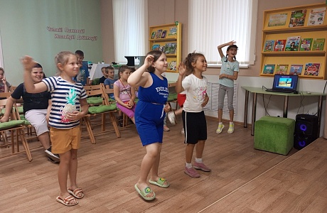 В районной библиотеке для ребят из ДОЛ "Малышок" была организована мультвикторина В районной библиотеке для ребят из ДОЛ "Малышок" была организована мультвикторина
