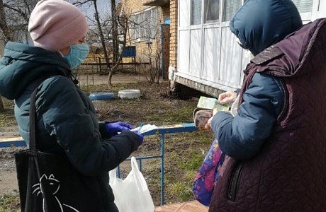 Социальные работники продолжают свою работу в штатном режиме