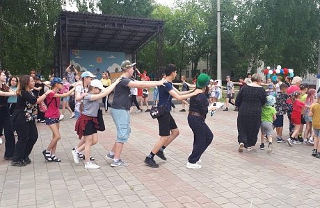 В поселке Колышлей 1 июня праздничное мероприятие, в рамках Больших семейных выходных - семейный фестиваль "День защиты детей"