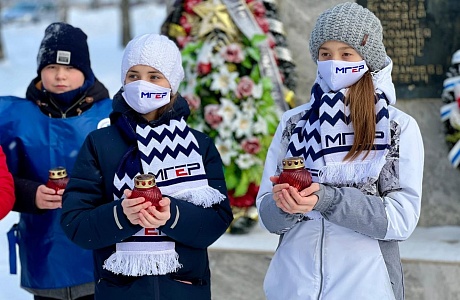 Активисты «Молодой Гвардии» почтили память жертв блокады Ленинграда