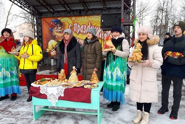 Жители и гости посёлка Колышлей отпраздновали Масленицу 26 февраля