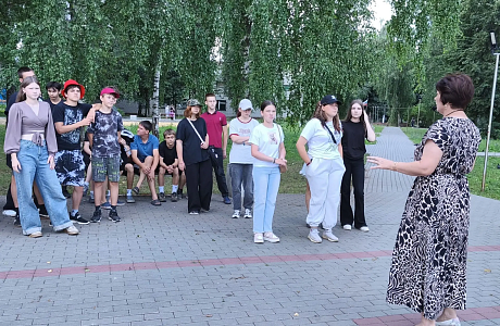 Одним из запоминающихся дней для ребят из лагеря труда и отдыха Шемышейки стал день посещения посёлка Колышлей Одним из запоминающихся дней для ребят из лагеря труда и отдыха Шемышейки стал день посещения посёлка Колышлей