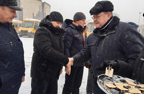 Сегодня, 11 января 2024 года в городе Пенза состоялось вручение ключей от двух новых школьных машин (Газель).