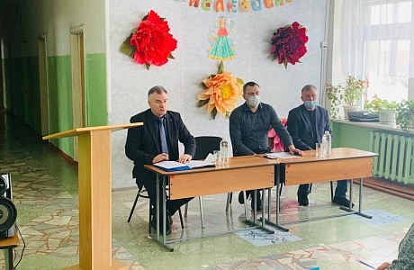 В здании школы в деревне Названовка 2 марта 2022 года прошла встреча с населением Названовского сельсовета