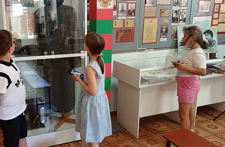 2 июля воспитанники 3 отряда ДОЛ " Малышок" при МОУ СОШ N 1 р. п.Колышлей посетили краеведческий музей.