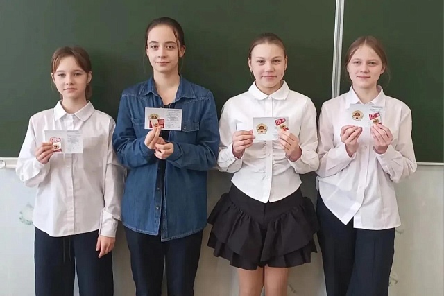 Поздравляем учащихся общеобразовательных организаций Колышлейского района - обладателей знаков отличия ГТО с получением заслуженных наград
