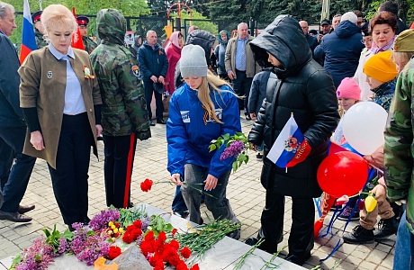 Молодогвардейцы почтили память героев, павших за Родину в годы Великой Отечественной Войны