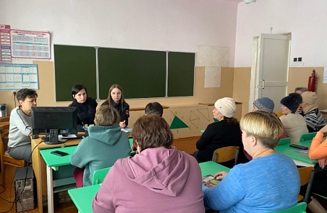 Мероприятия «Внимание, дети идут в школу!» проводят инспекторы с родителями юных участников дорожного движения