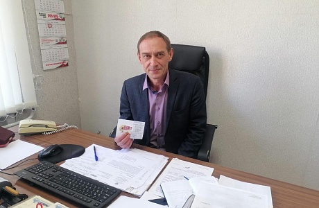 Работникам Администраци Колышлейского района вручены знаки и удостоверения к ним Всероссийского физкультурно-спортивного комплекса  «Готов к труду и обороне».